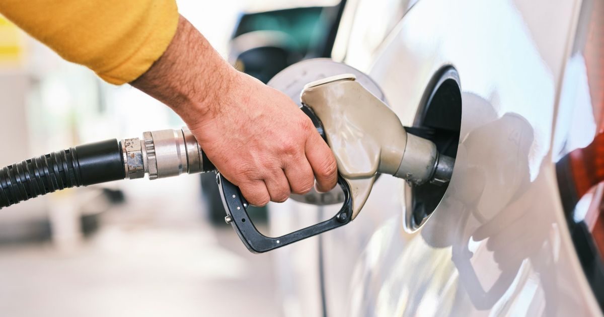 Guerra no Irã: EUA têm poucas alternativas para aliviar gasolina; entenda