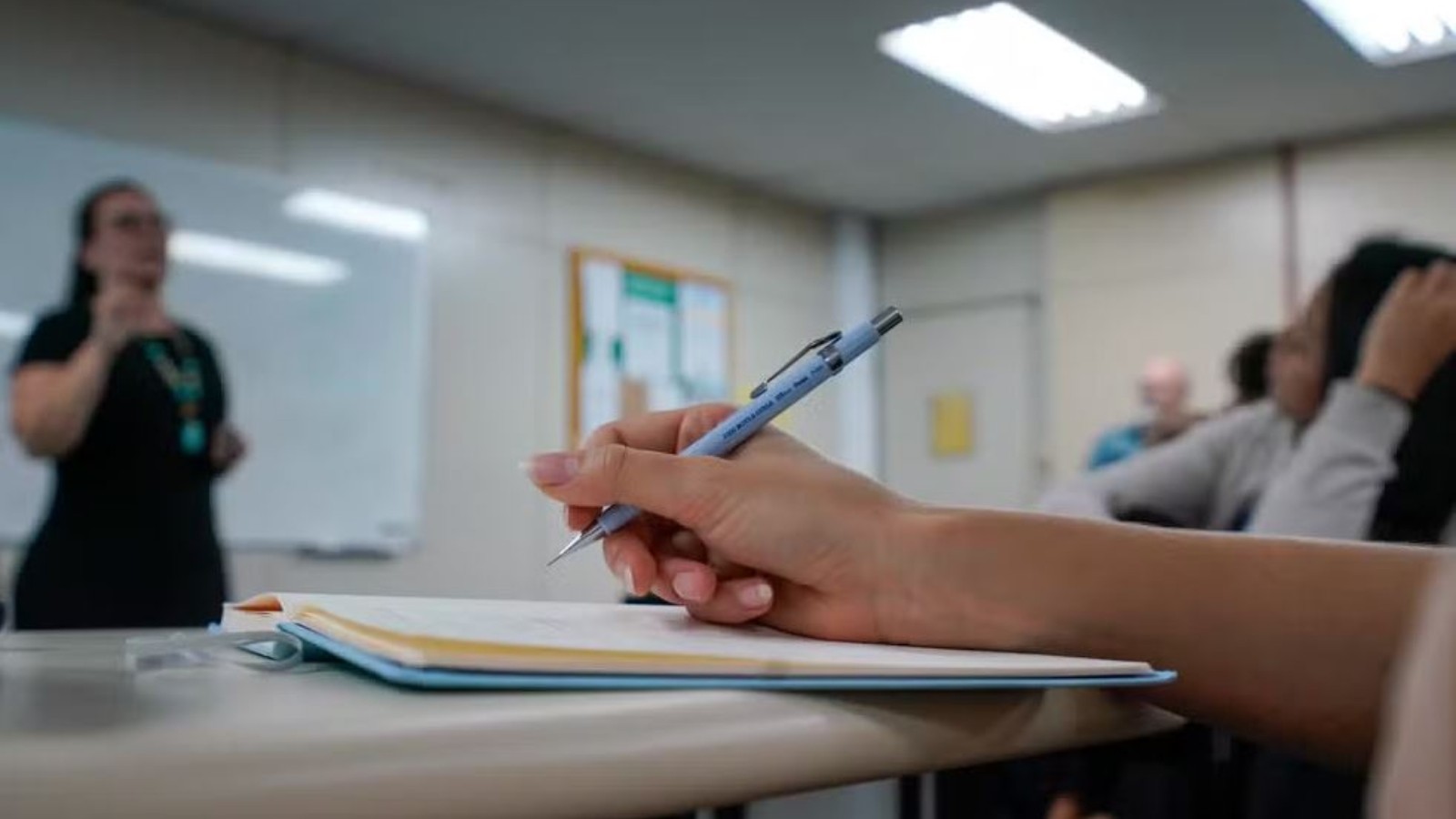 Senado Federal eleva piso dos professores para R$5.130 em 2026 e muda cálculo para reajuste