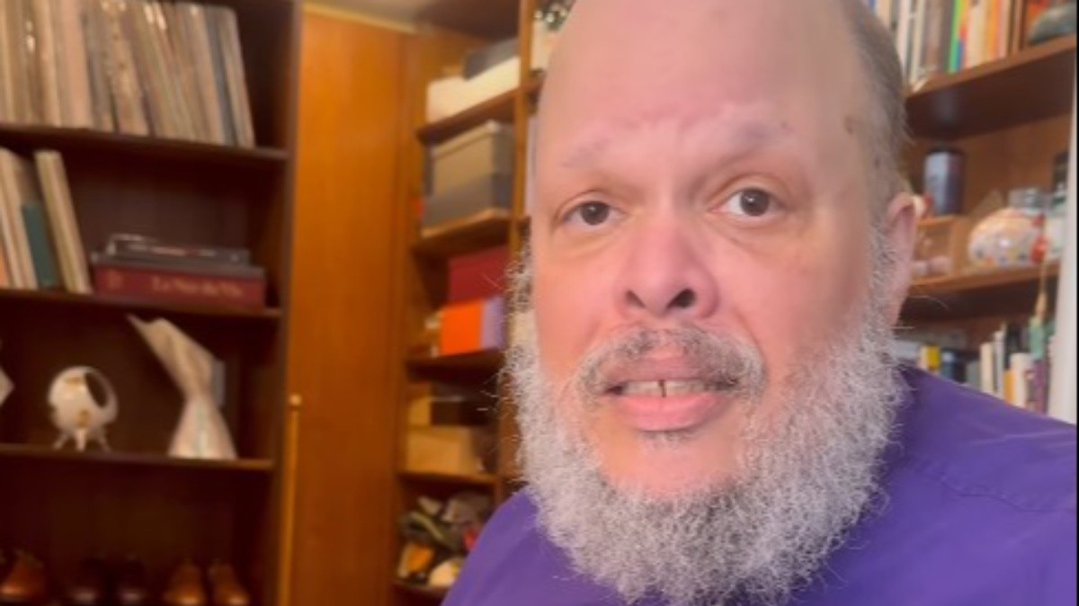 Em vídeo, Ed Motta pede desculpas aos nordestinos e canta música do paraibano Cassiano