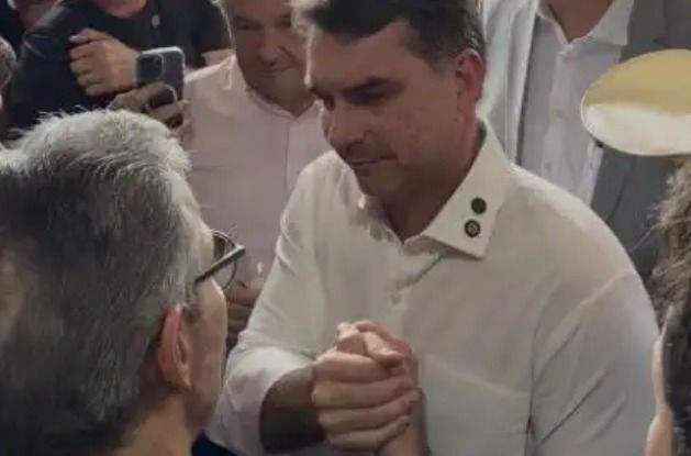 Flávio e Zema se encontram durante evento em BH: “Vamos tirar o PT”