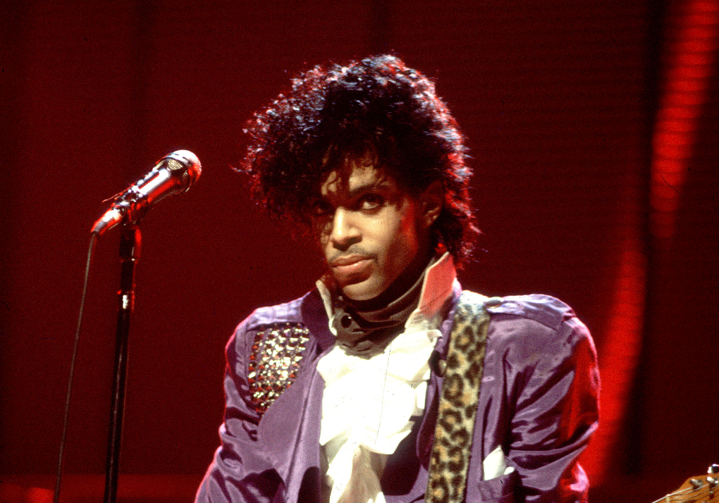 Além do gênero: como Prince redefiniu a masculinidade