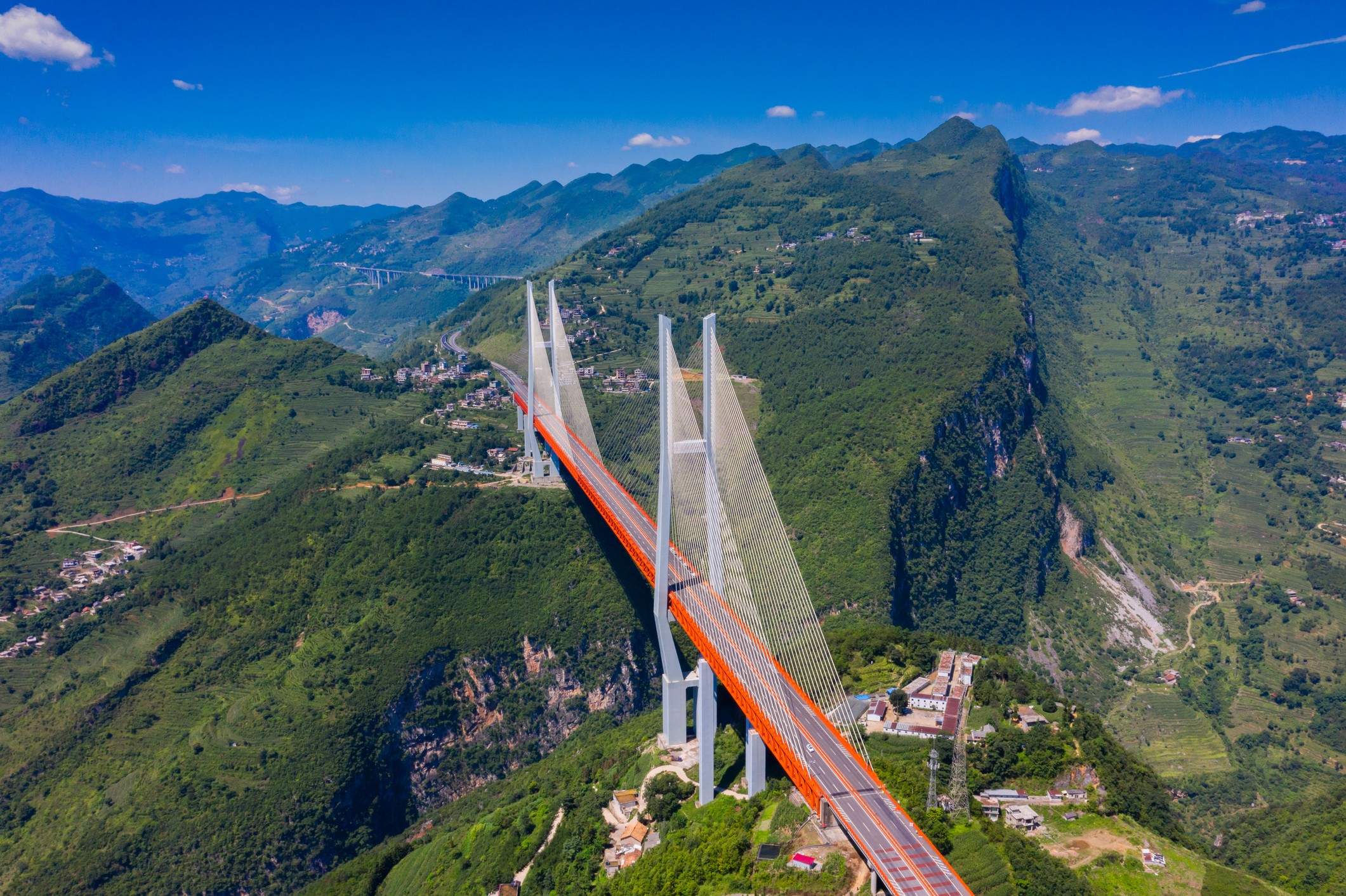 As pontes mais altas do mundo; algumas possuem mais de 500 metros de altura!