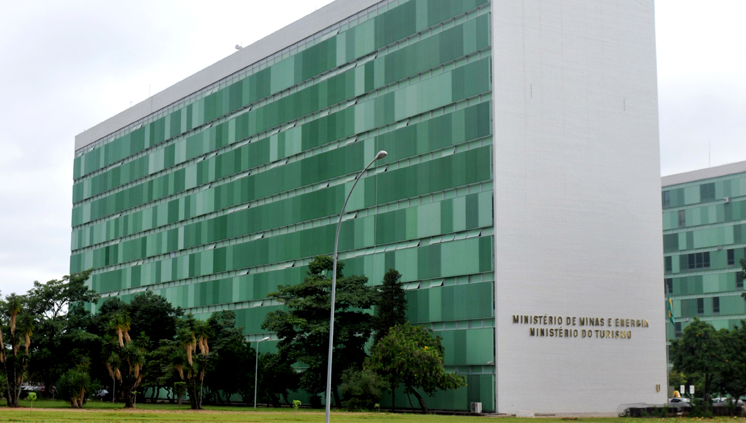 Joísa: Leilão de baterias gera debate sobre risco e retorno ao investidor