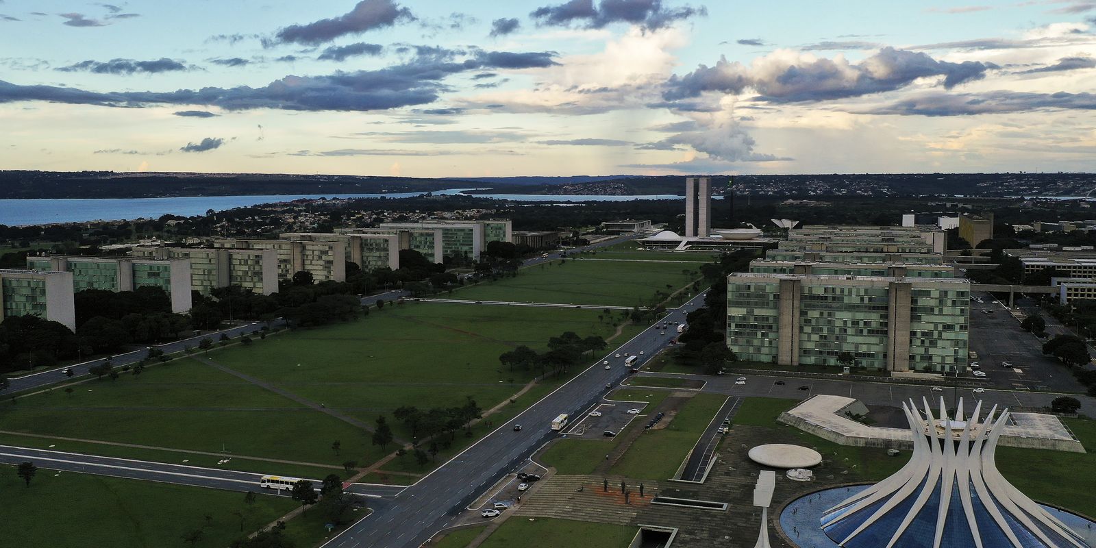 Governo define horário de expediente em jogos do Brasil na Copa