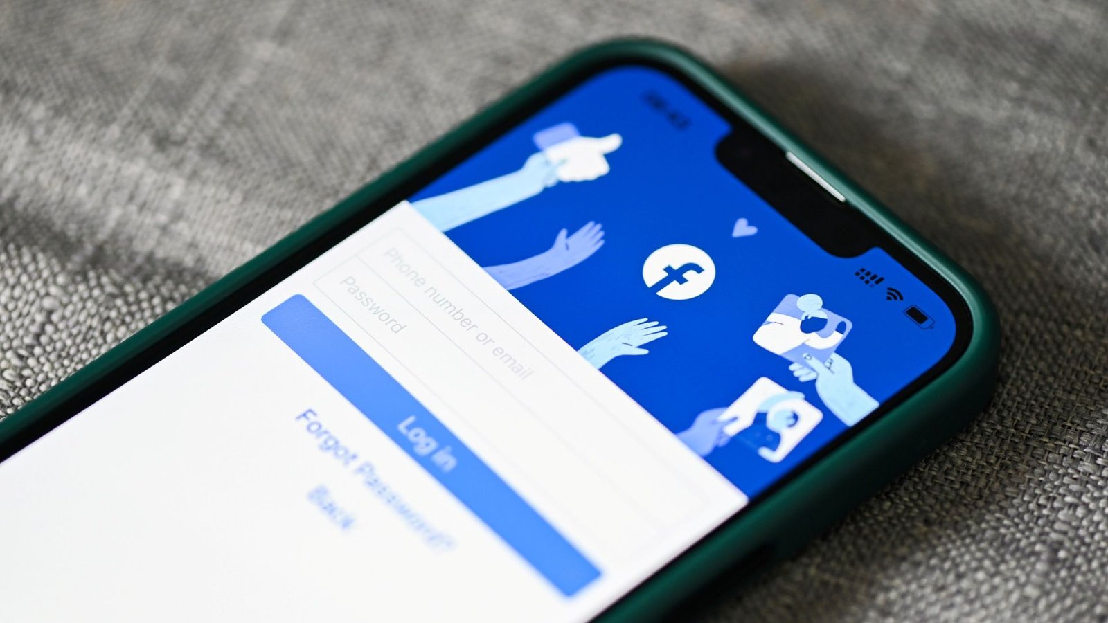 Facebook usará IA para sugerir colagens de fotos da sua galeria