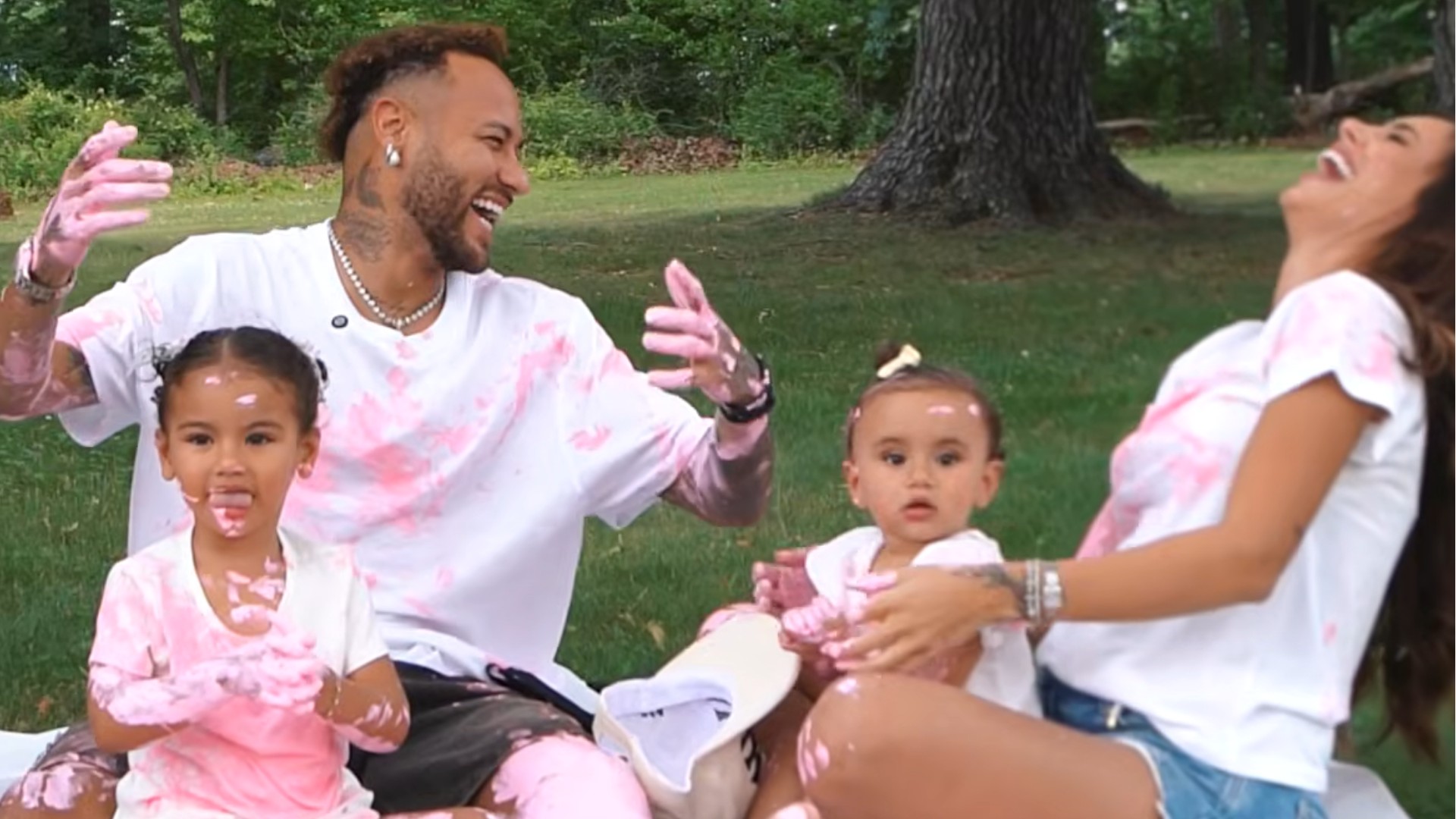 Neymar e Bruna Biancardi anunciam gravidez de terceira filha: 'Eu vou endoidar'