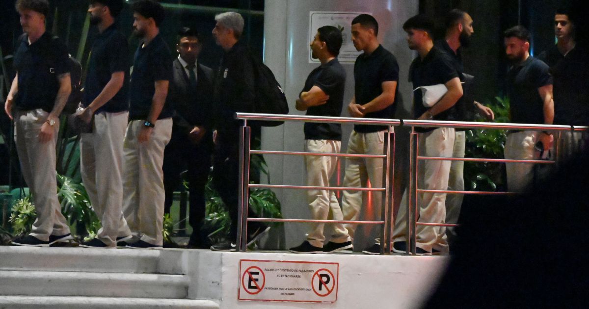 Capitão do Irã é retido em aeroporto dos EUA e atrasa voo da delegação