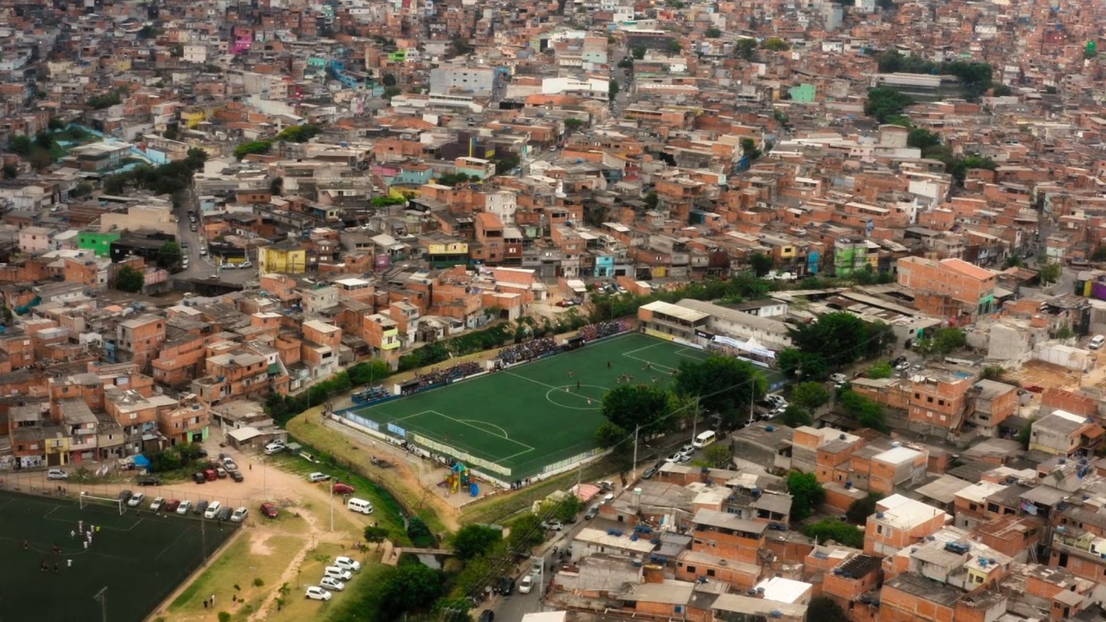 O que é várzea? Confira 5 curiosidades sobre o futebol amador que ganhará série na Netflix