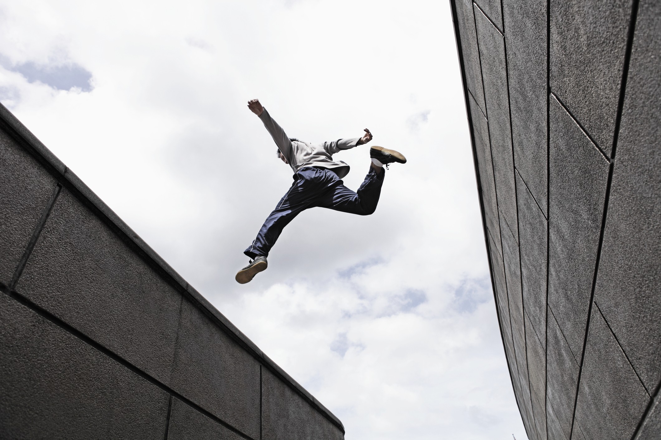 O corpo não mente: o que o parkour revela sobre a arquitetura urbana