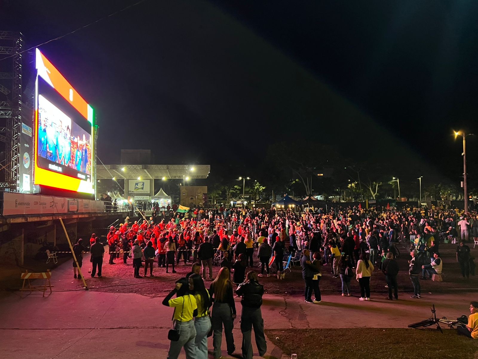 FOTOS: torcida se reúne em Campinas para acompanhar Brasil x Haiti