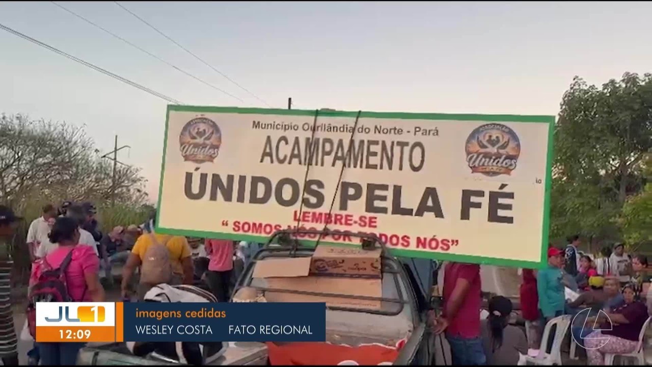 Famílias bloqueiam PA-279 para cobrar solução fundiária em Ourilândia do Norte