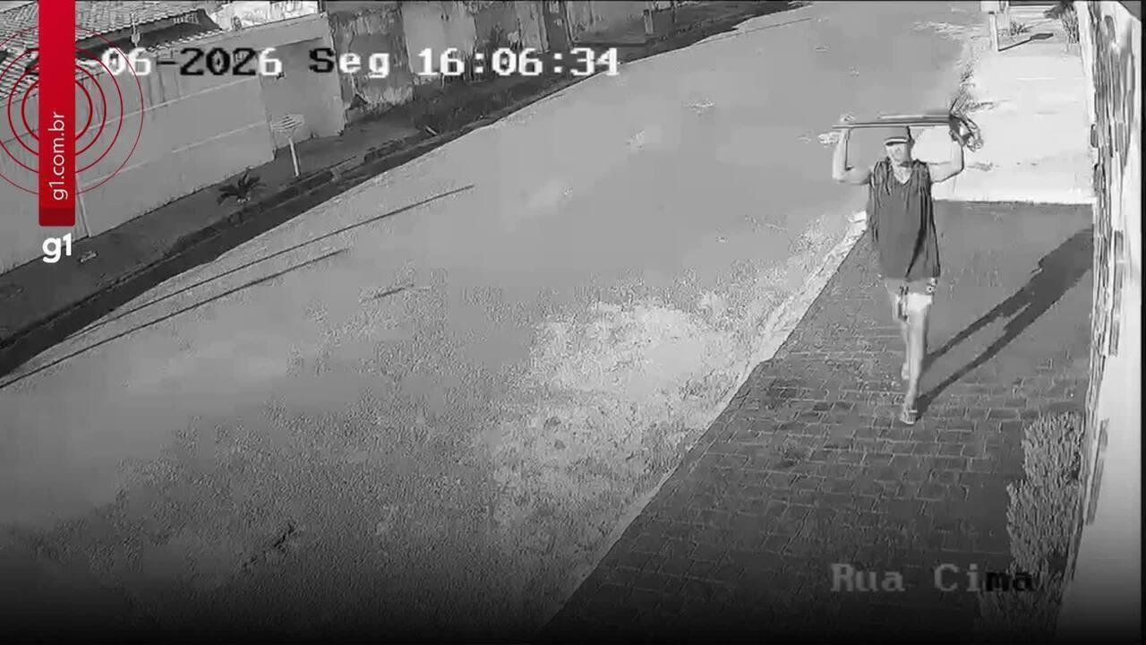 VÍDEO: Homem furta TV e sai com ela nas costas em Uberlândia