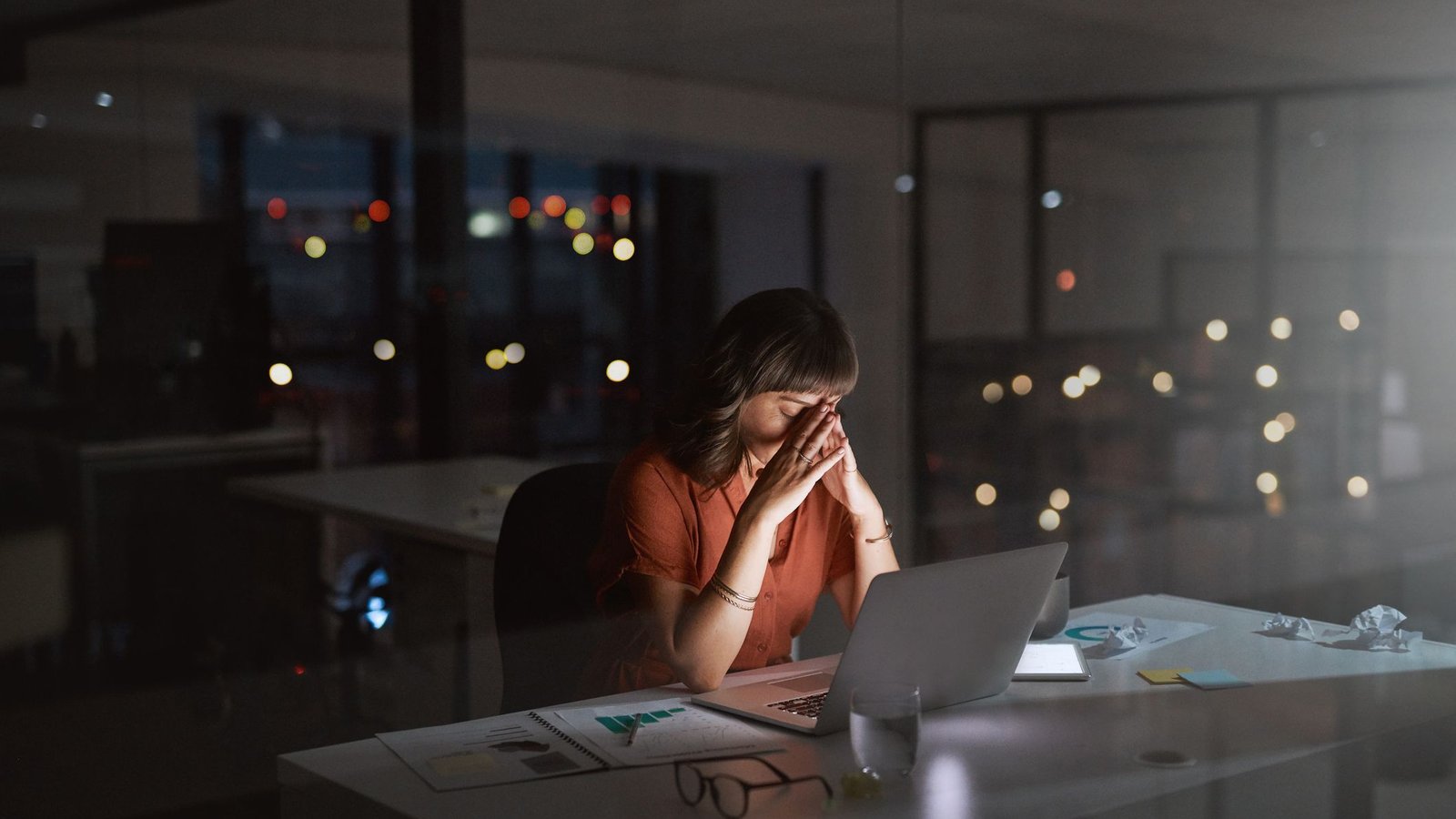 Geração Z atribui desemprego à IA, mas economistas veem outros fatores