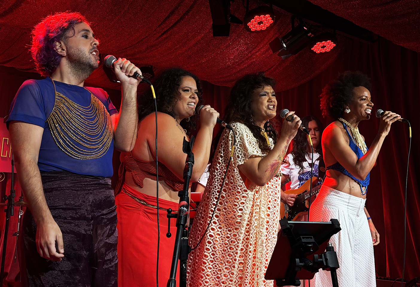 Os 50 anos do show do quarteto 'Doces Bárbaros' gera tributo feito no Rio com ecos da energia e do alto astral de 1976