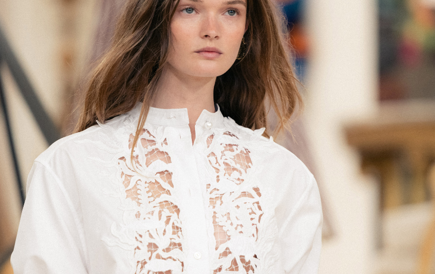 Chanel anuncia a aquisição da histórica camisaria Charvet