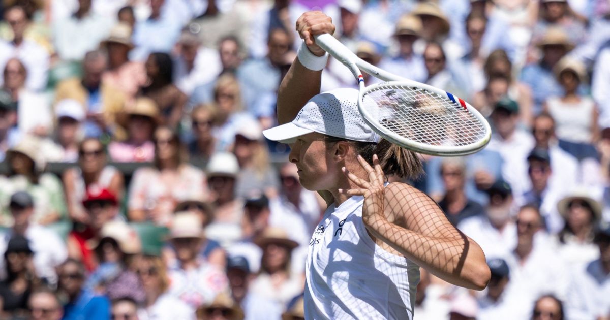 Iga Swiatek derrota ex-número 1 do mundo e avança em Wimbledon