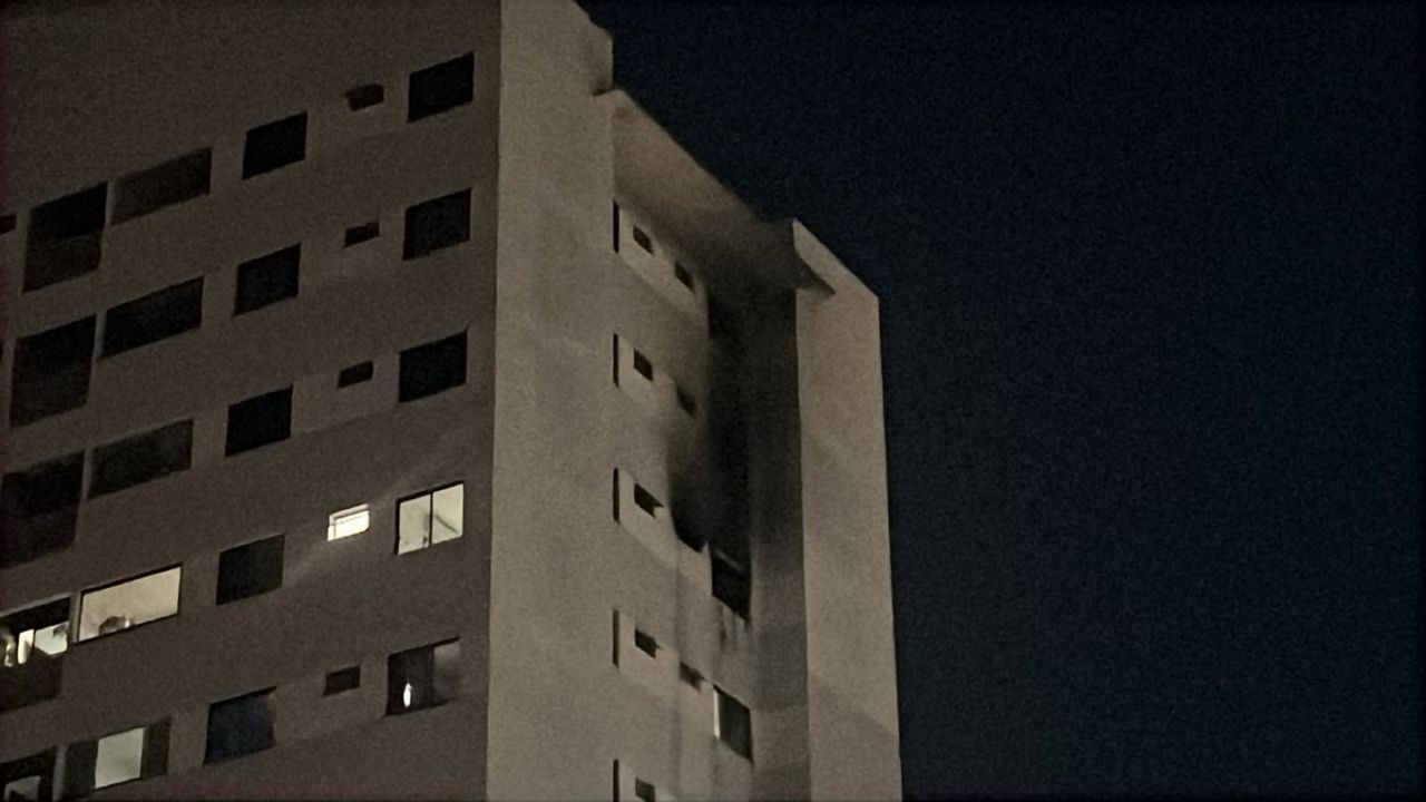 Incêndio atinge apartamento em condomínio no bairro Dom Pedro, em Manaus