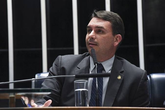 Flávio tem fala marcada para terça na audiência sobre tarifaço nos EUA