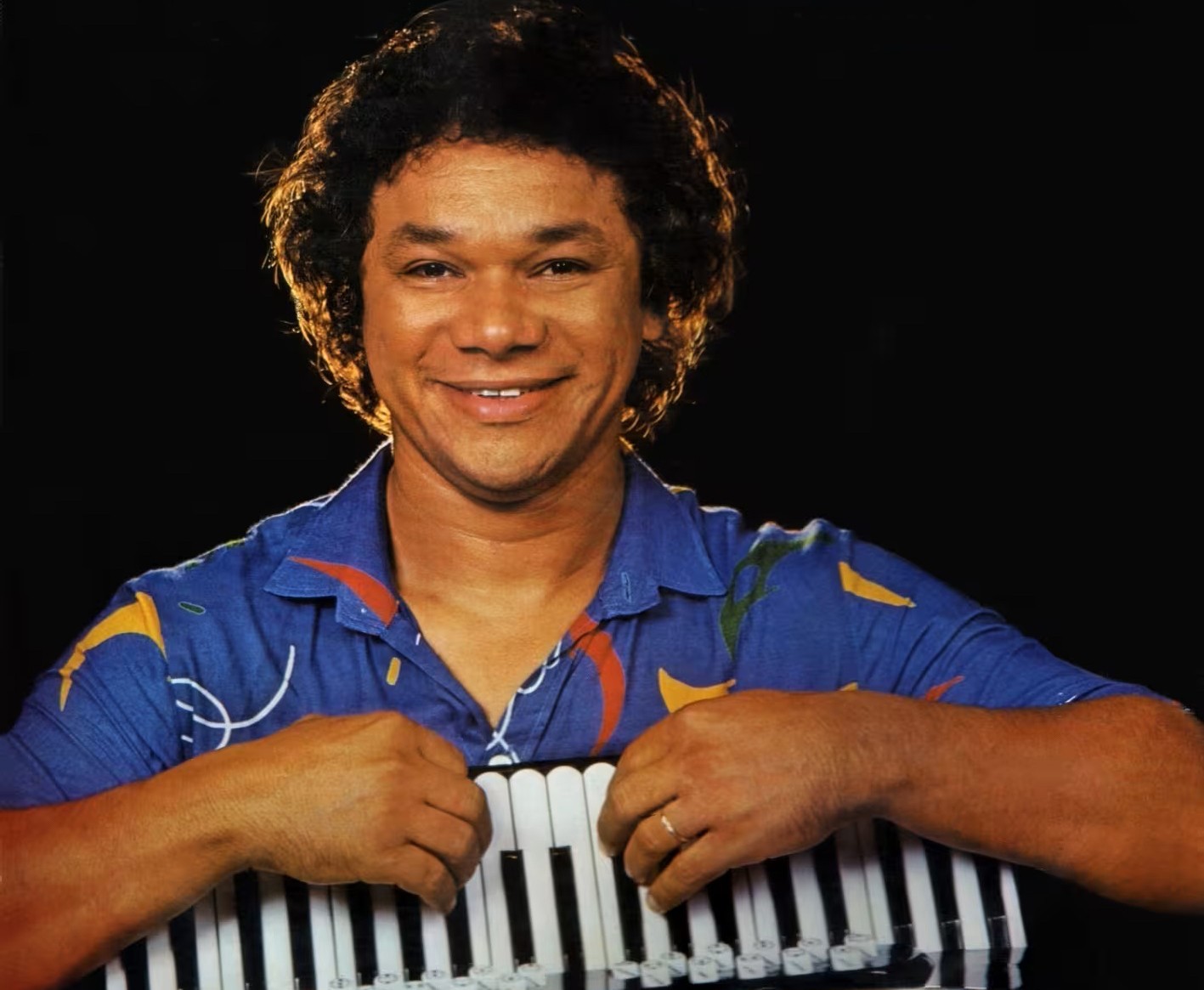 Com a voz de Dominguinhos em uma das nove faixas, o trio de forró Manacá da Serra lança o álbum autoral 'Déjà vu'