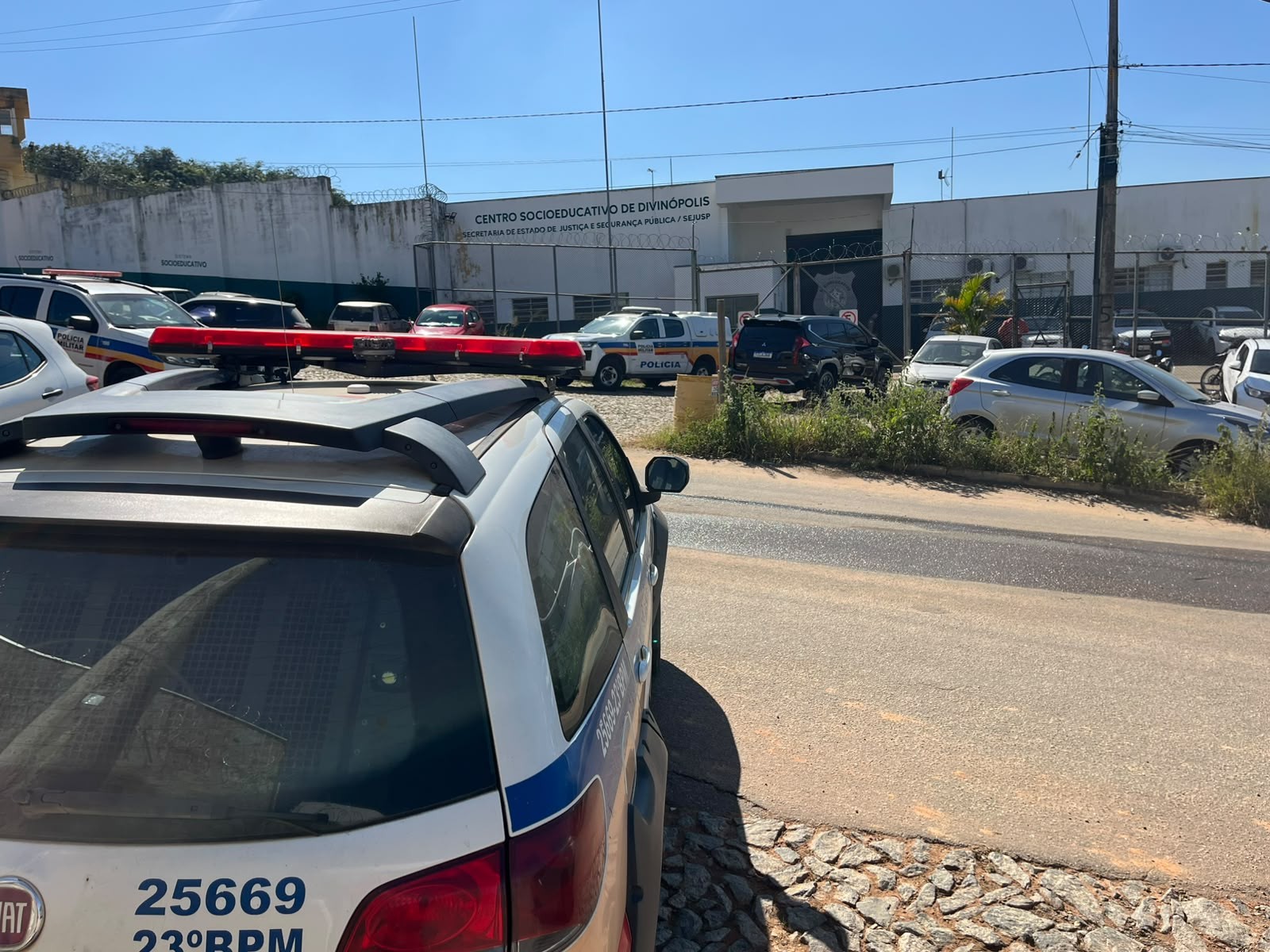 Adolescentes agridem agentes no Centro Socioeducativo de Divinópolis