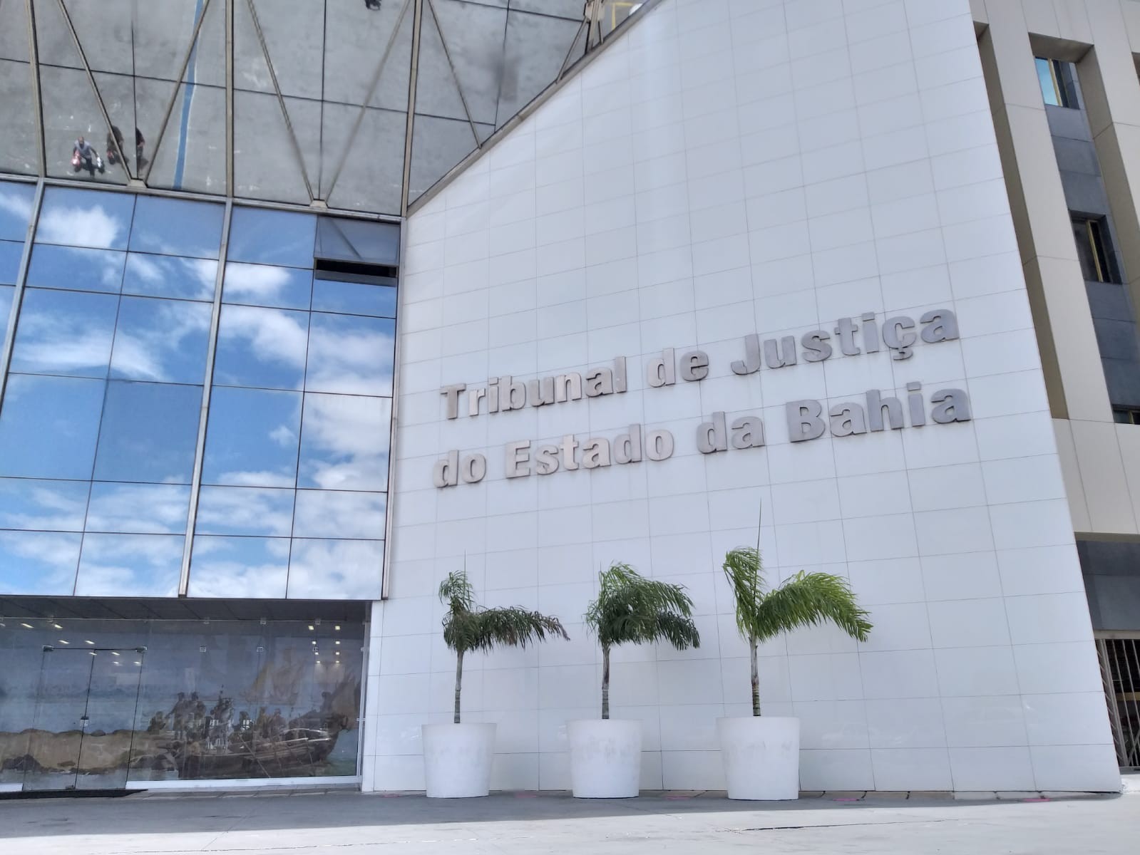 Filho e viúva de guarda morto em serviço deverão receber indenização de R$ 100 mil após decisão do TJ-BA