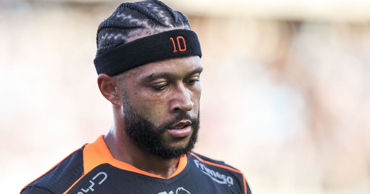 Com futuro incerto no Corinthians, Memphis registra treino e manda recado
