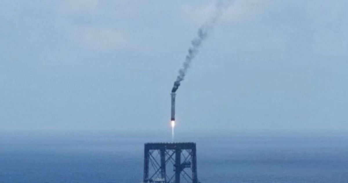 China recupera foguete com sistema inédito de rede em alto-mar