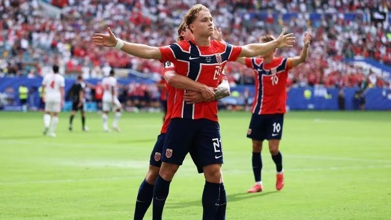 Autor de gol da Noruega já foi condenado por vídeo ilegal com menores