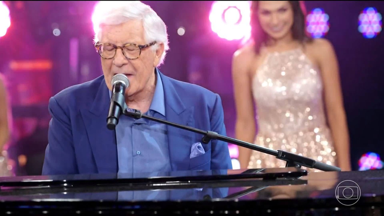Peppino di Capri, cantor do sucesso italiano 'Champagne', morre aos 86 anos