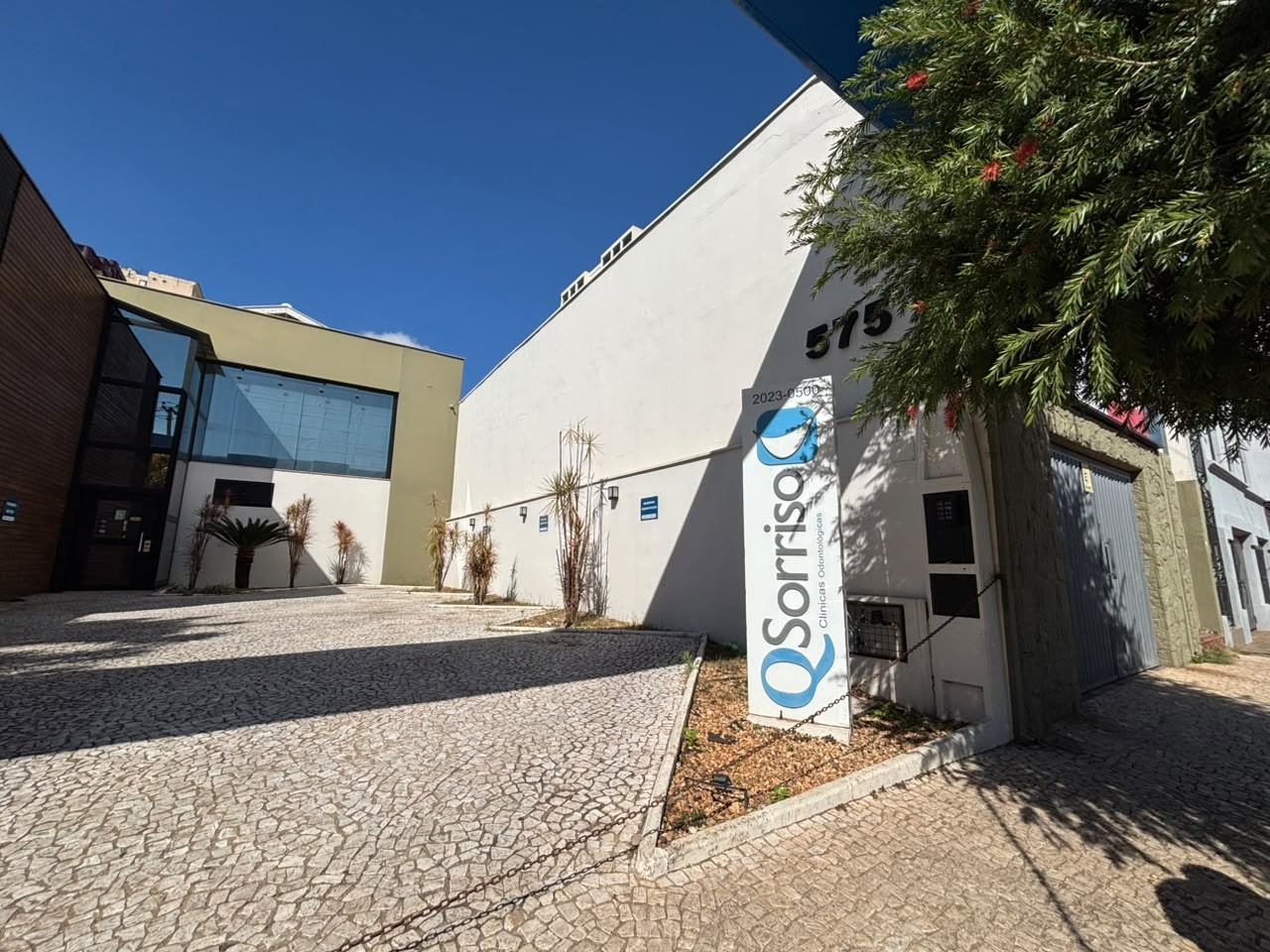 Paciente diz que pagou R$ 13 mil e teve plano odontológico interrompido em clínica que fechou em Piracicaba