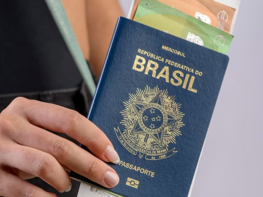 Ação nos EUA pode reabrir emissão de vistos de imigrante suspensa para brasileiros