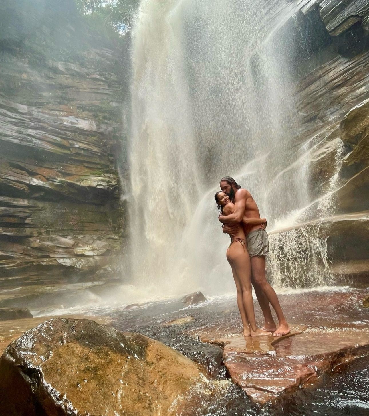 Valentine's Day: Laís Ribeiro exibe cliques inéditos com o marido, Joakim Noah