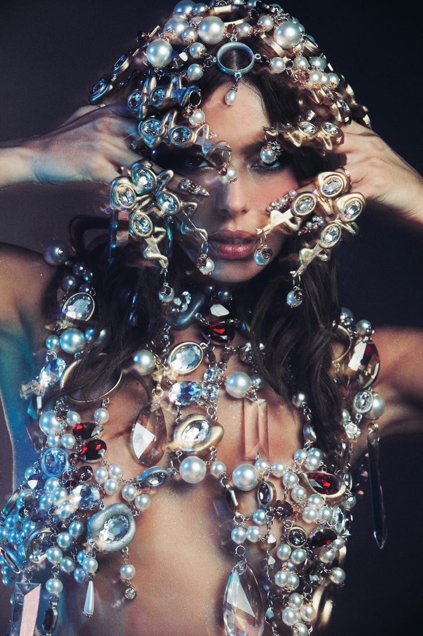 Giovanna Lancellotti transforma a Sapucaí em palco de criação no segundo dia de desfiles