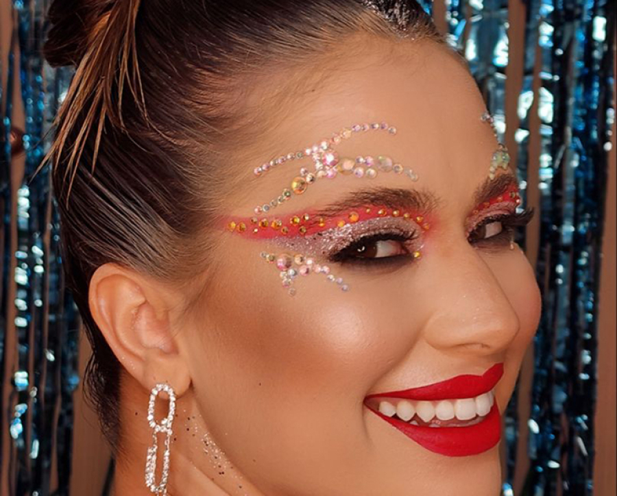 Glitter no Carnaval: Especialista Andressa Vitória Tonete orienta cuidados com a pele