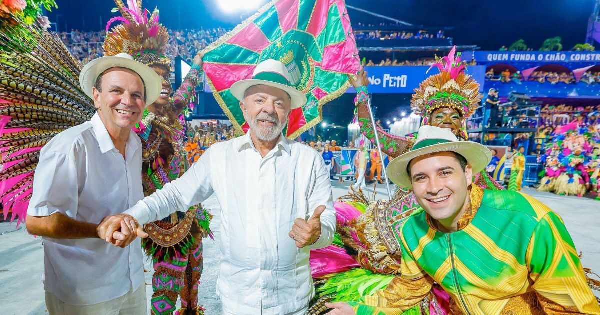 Desfile com político pode ferir a lei eleitoral? Especialista explica