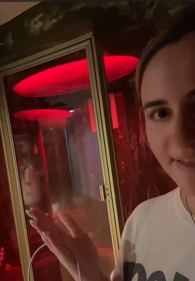 Mulher viraliza ao mostrar descoberta em casa dos anos 1970; veja