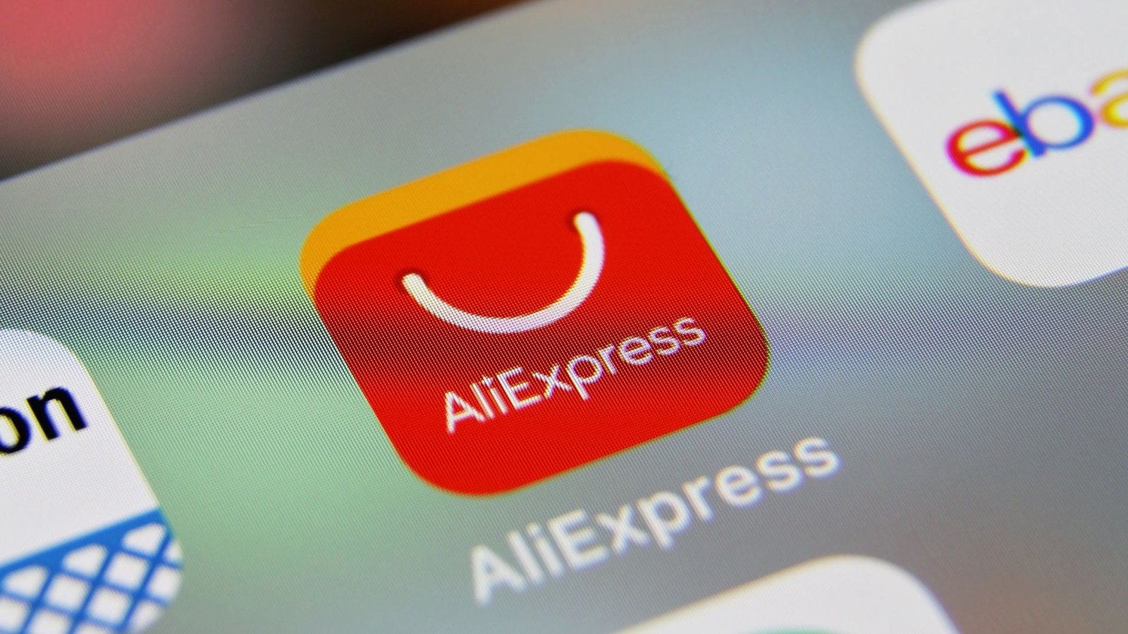 AliExpress é multada em R$ 3,2 bi na UE por produtos falsos e ilegais