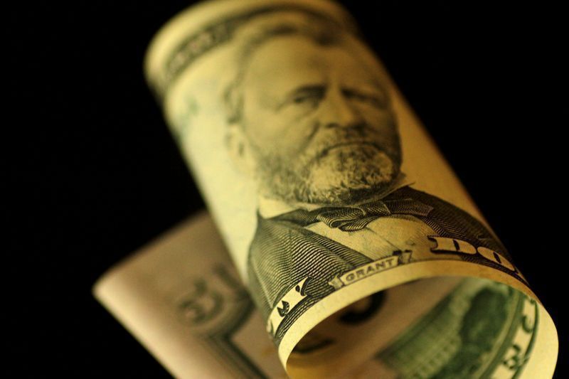 Dólar recua em meio à expectativa por cessar-fogo no Oriente Médio