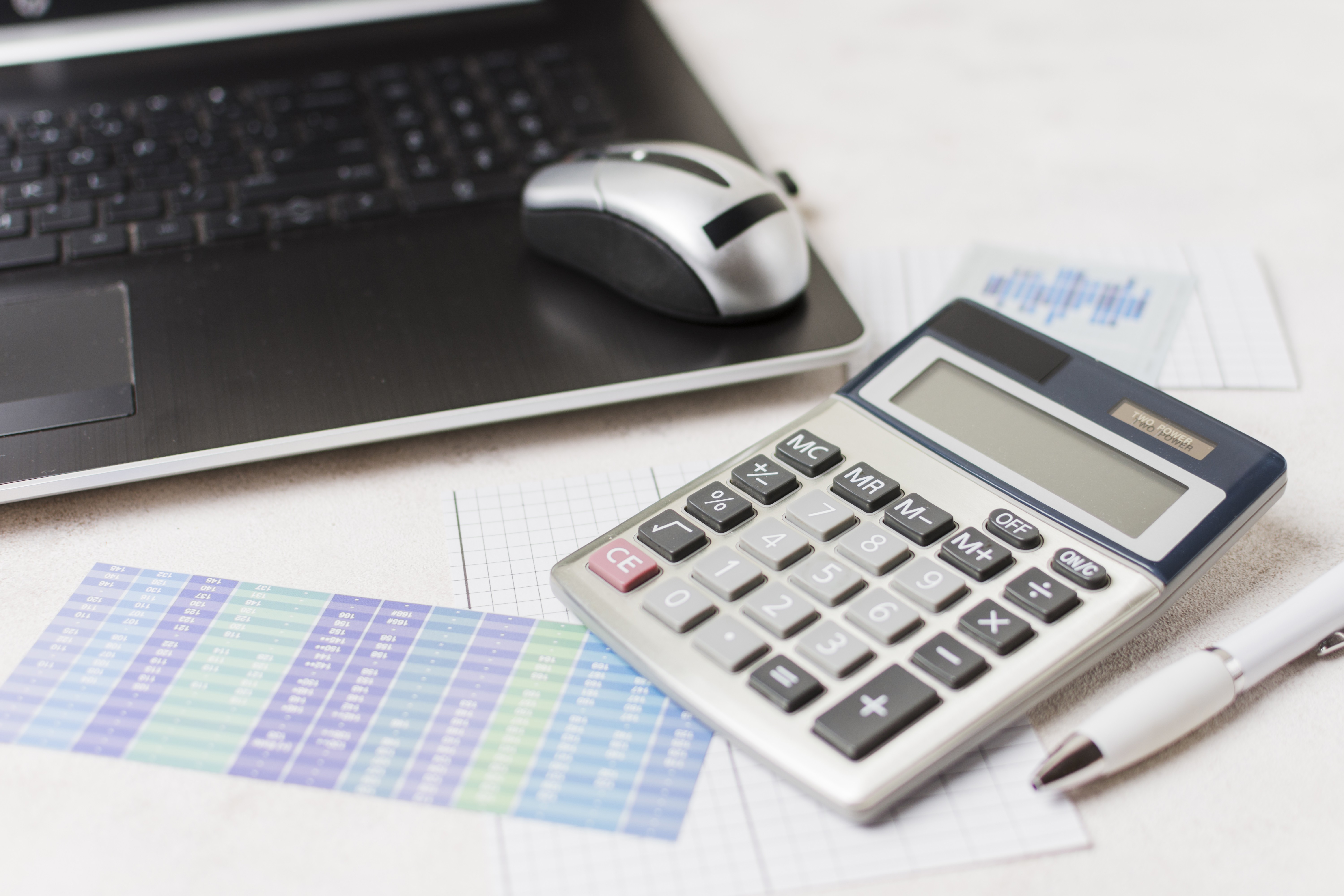 1 a cada 4 empreendedores passa mais de 10 horas por semana cuidando das finanças, diz pesquisa