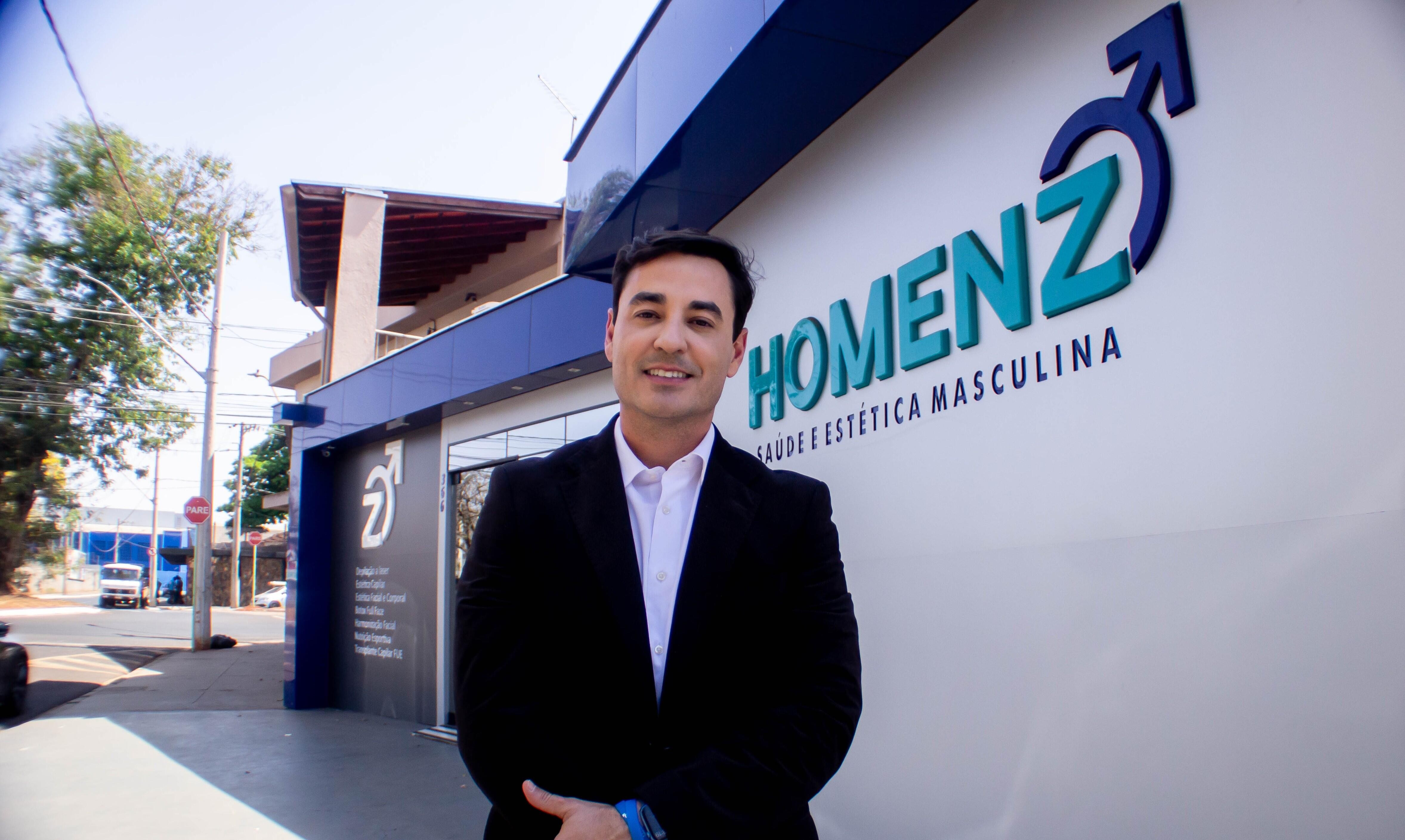 Ele resolveu abrir uma rede de estética e saúde para homens após este incômodo em um salão de beleza