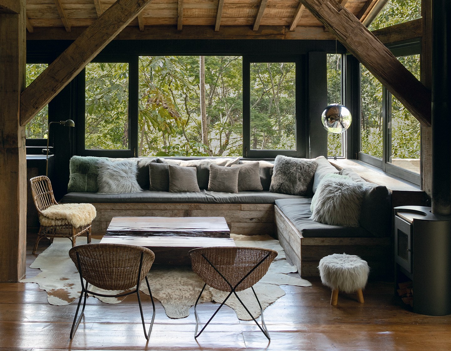 Casas "burras": a tendência que defende desligar a automação residencial e ligar os interruptores