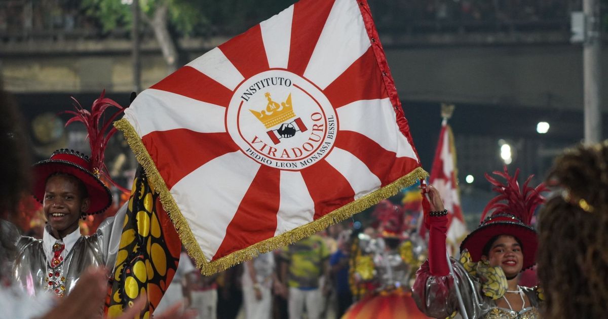 Buscas por Unidos do Viradouro dispara após vitória no Carnaval 2026