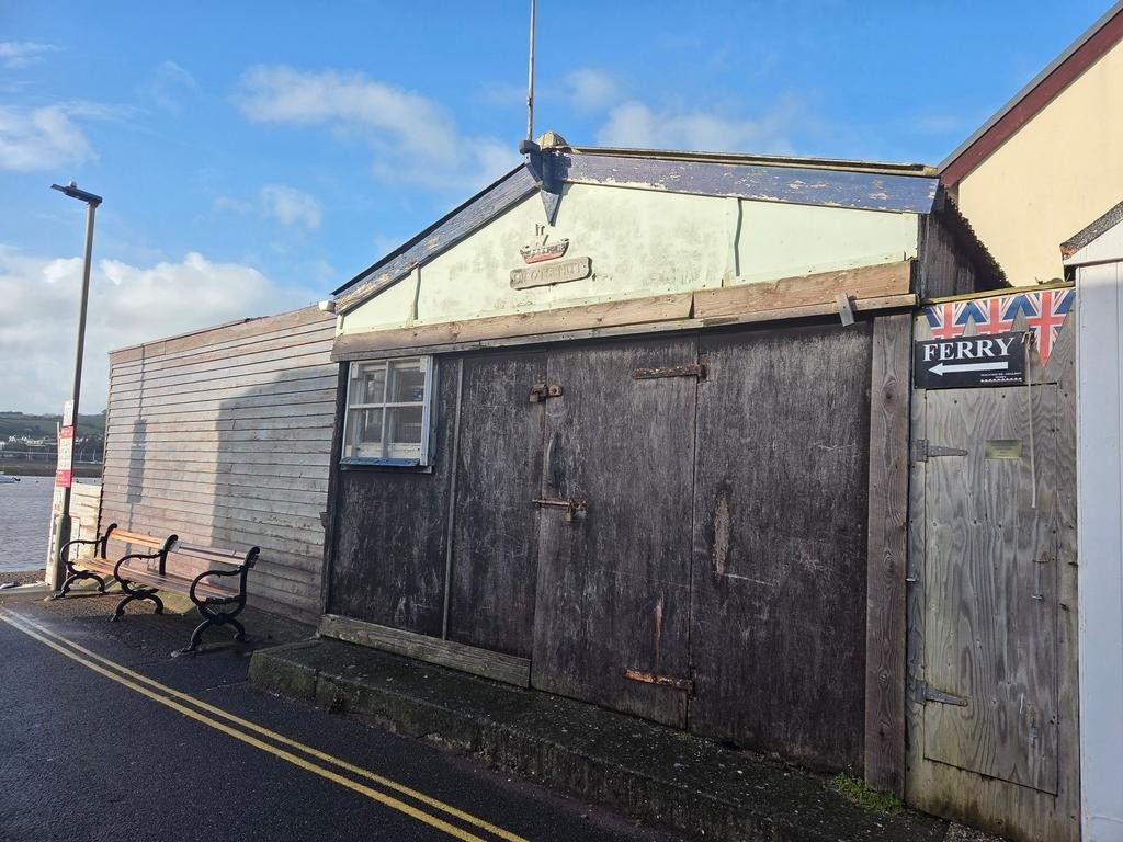 Você compraria esta cabana à beira-mar (sem vista para o oceano) por R$ 200 mil?