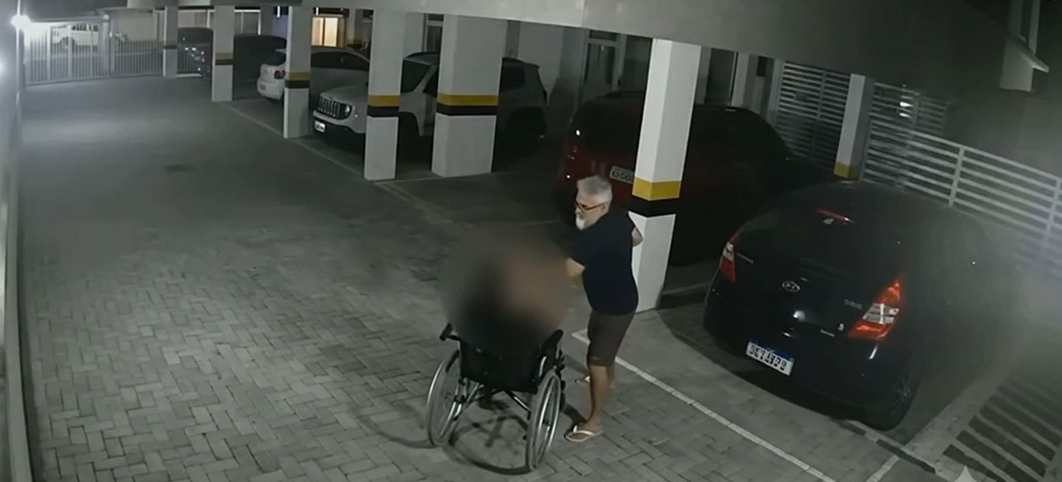 Pai é flagrado agredindo filho cadeirante com socos em condomínio, em João Pessoa; VÍDEO