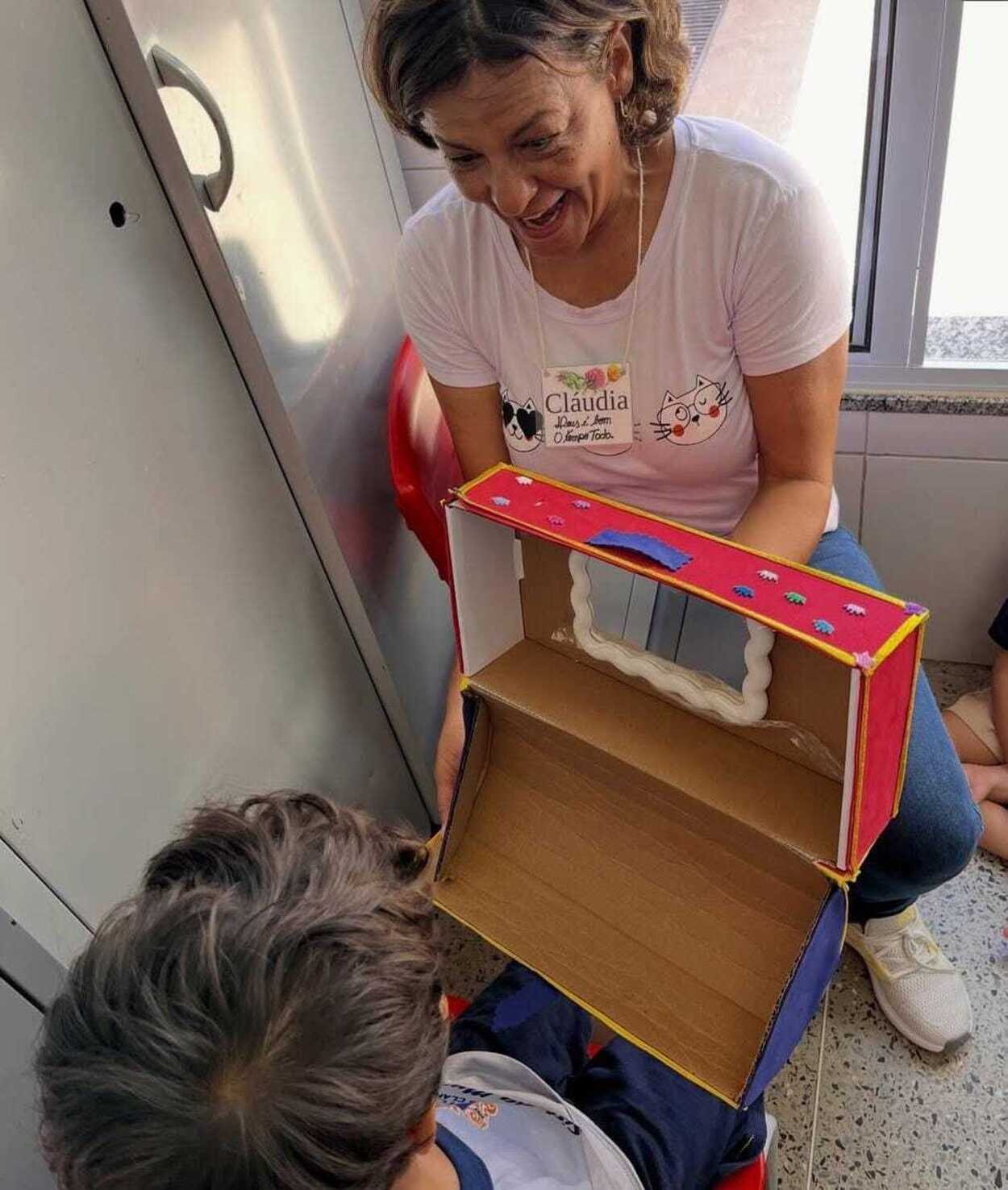 Professora morta por linha chilena em Montes Claros foi atingida durante disputa de pipas, diz polícia