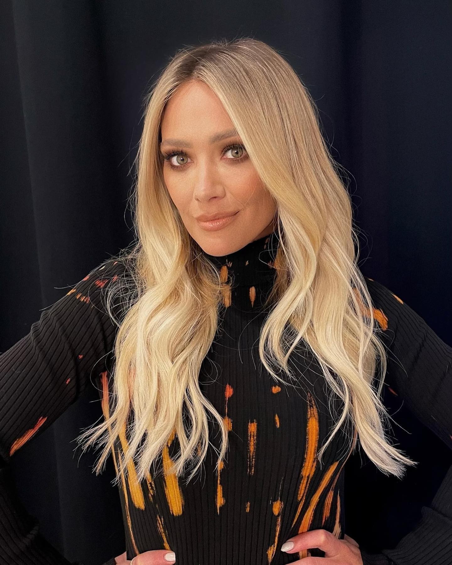 Hilary Duff lembra de lanches inusitados da infância: “Disseram-me que eram pedaços de frango empanados”
