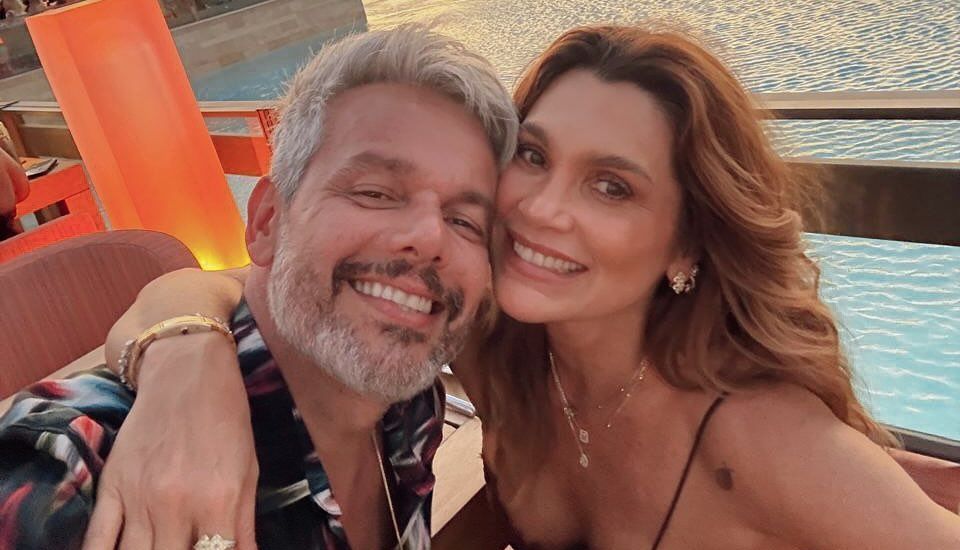 Otaviano se declara à Flávia Alessandra: “Carnaval não tem fim”