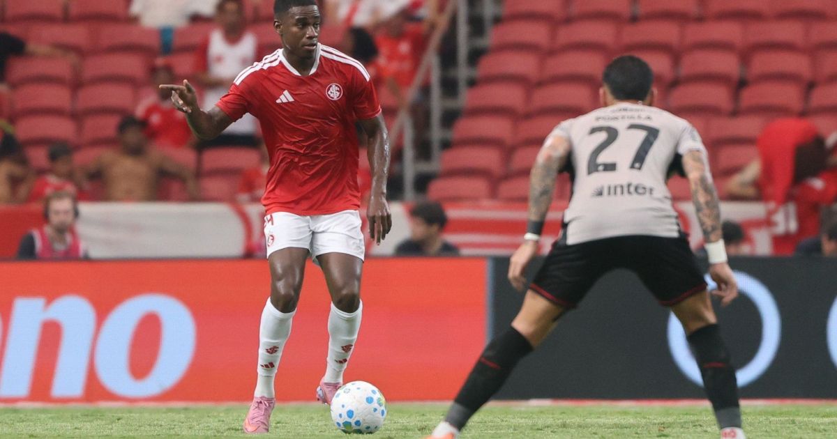 Internacional decide sobre utilização de zagueiro contra o Corinthians