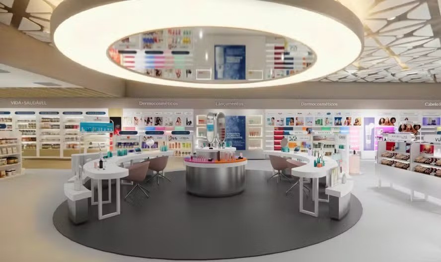 Raia e Drogasil apostam em novo modelo de farmácia focada em perfumes e produtos de beleza. Veja como será