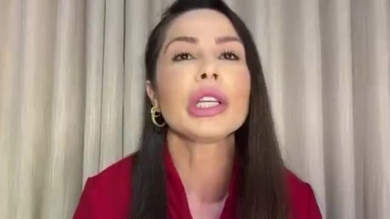Influenciadora teve foto de biquíni transformada em imagem pornográfica por IA e denunciou caso à polícia